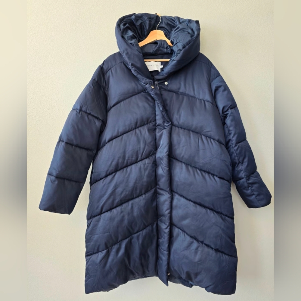 Rebecca Minkoff Navy Hooded Quilted Down Puffer Coat; Zipper Snap Closure.Size M